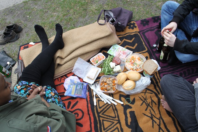 cold picnic in Berlin (Eat Me. Drink Me.)