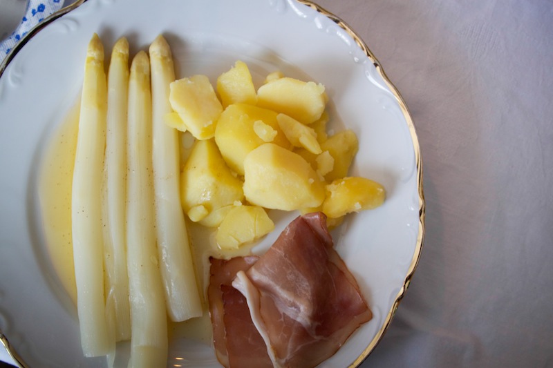 Asparagus, potatoes and ham (Eat Me. Drink Me.)