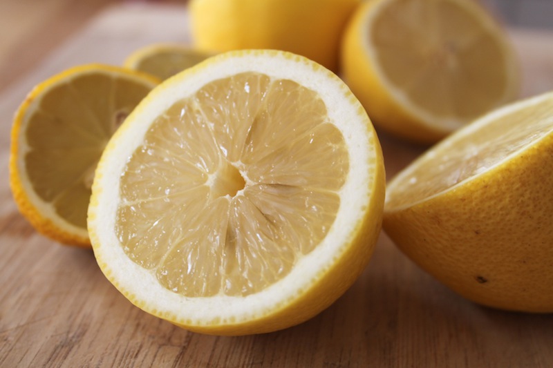 Sliced lemons (Eat Me. Drink Me.)