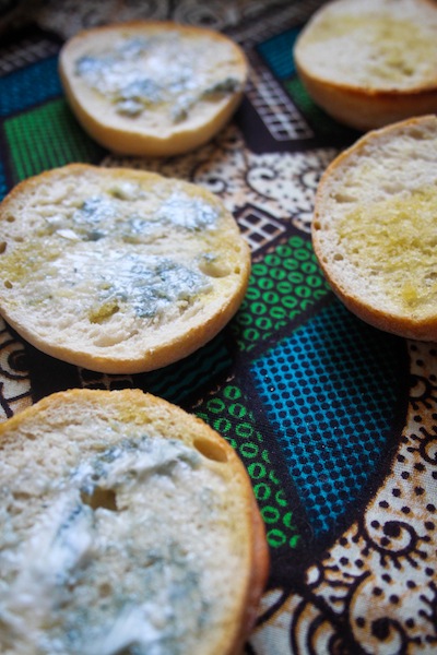 Buns and gorgonzola (Eat Me. Drink Me.)