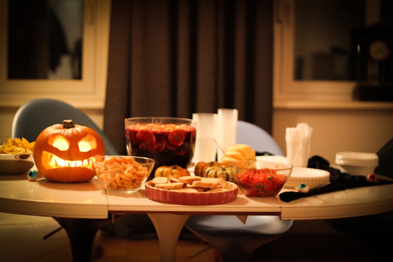 Halloween buffet (Eat Me. Drink Me.)