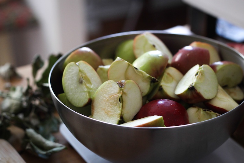 Quartered apples for making apple butter (Eat Me. Drink Me.)