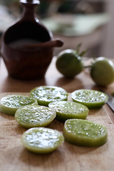 Sliced green tomatoes (Eat Me. Drink Me.)