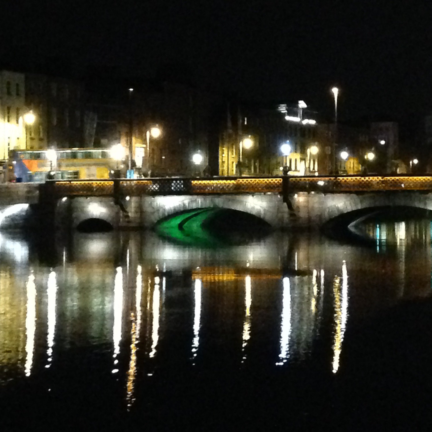 The Liffey at night (Eat Me. Drink Me.)