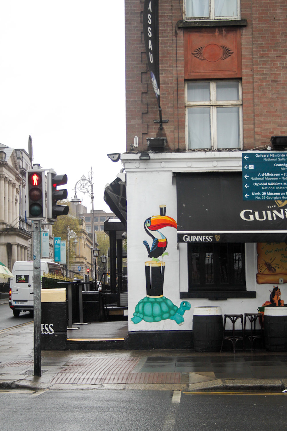 The Guinness bird (Eat Me. Drink Me.)