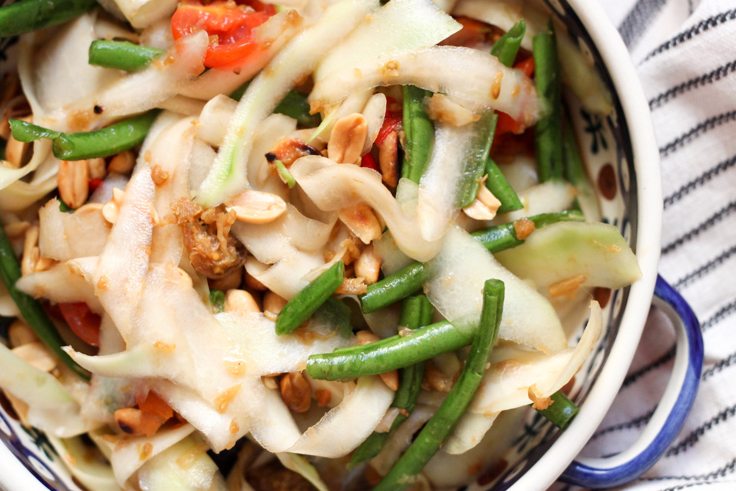 Som Tum Thai Papaya Salad (Eat Me. Drink Me.)