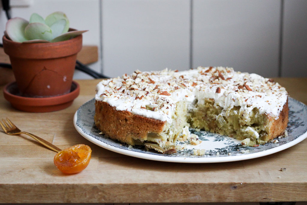 Cake with candied orange (Eat Me. Drink Me.)