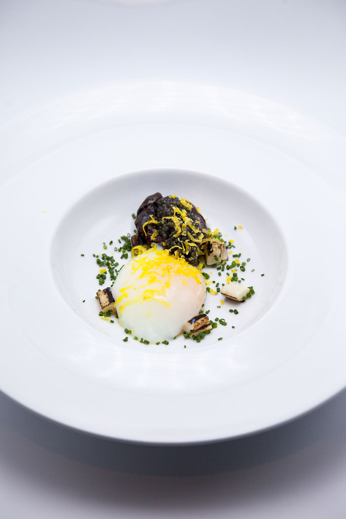 Sous-vide egg with caviar and heart of palm (photo courtesy of alma cocina latina)